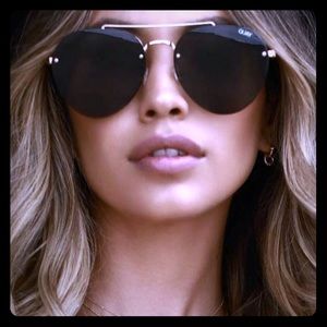 Quay Somerset black & gold oversized aviator